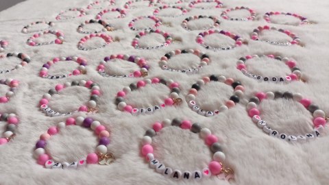 BRANSOLETKA RÓŻOWA IMIE DO SZKOŁY DZIEŃ DZIECKA PRZEDSZKOLAKA