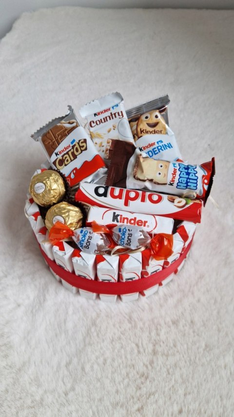 TORT KINDER UPOMINEK PREZENT URODZINY MIKOŁAJKI ŚWIĘTA SZKOŁA