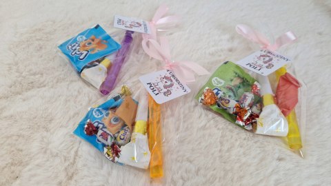 UPOMINEK PREZENT SŁODYCZE CUKIEREK DLA DZIECI URODZINY