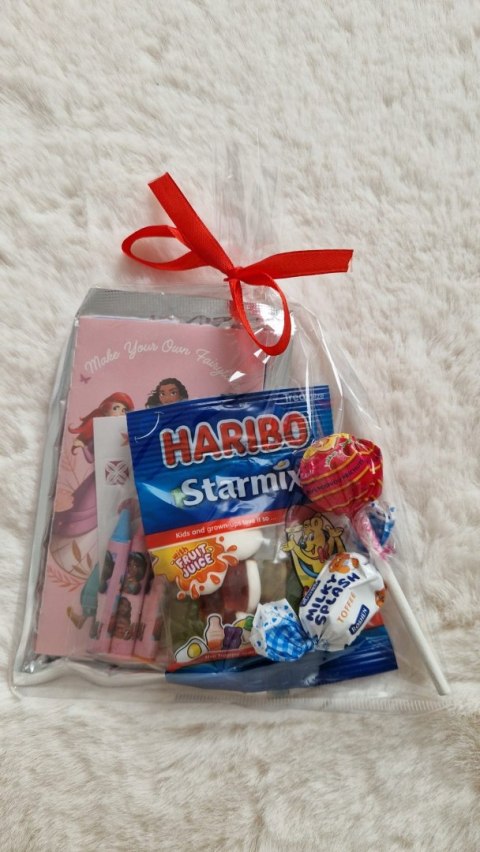 UPOMINEK PREZENT SŁODYCZE KOLOROWANKA DLA DZIECI BALON PRZEDSZKOLE