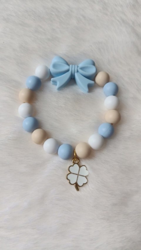 BRANSOLETKA Z KORALIKÓW SILIKONOWYCH Z ZAWIESZKĄ I KOKARDKĄ DLA DZIECKA 3