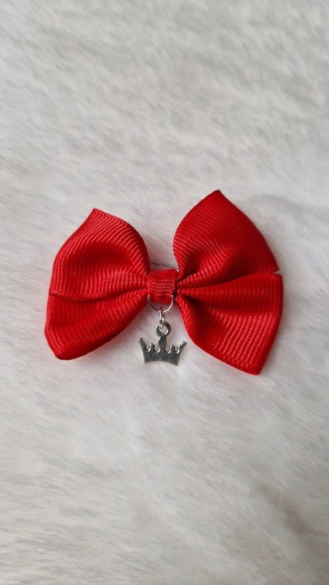 Broszka do wózka CZERWONA KOKARDKA Z KORONA na szczęście
