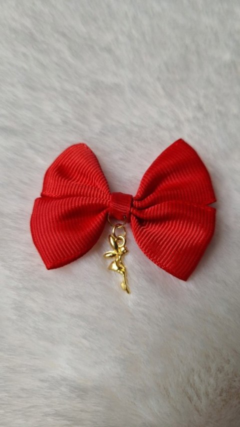 Broszka do wózka CZERWONA KOKARDKA Z WRÓŻKĄ złota na szczęście