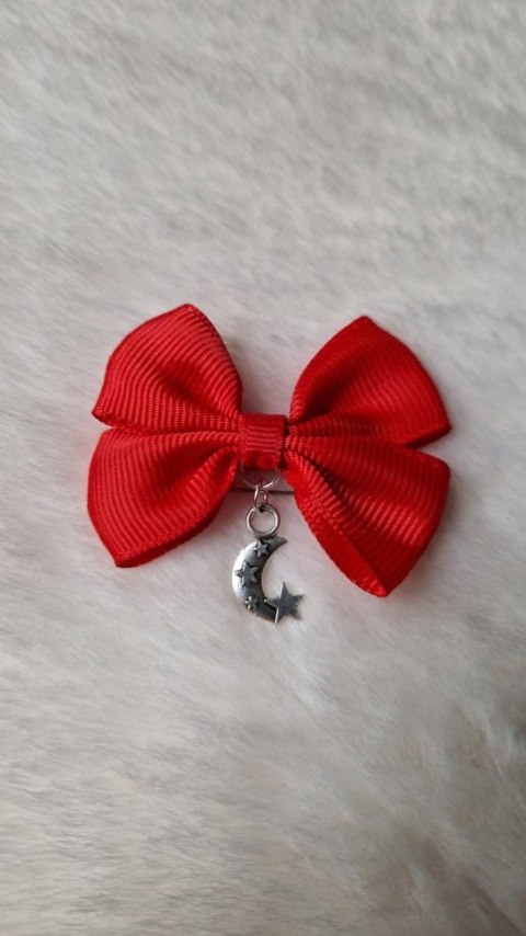 Broszka do wózka CZERWONA KOKARDKA zawieszka KSIĘŻYC