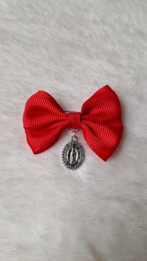 Broszka do wózka czerwona KOKARDKA Zawieszka MEDALIK na szczęście