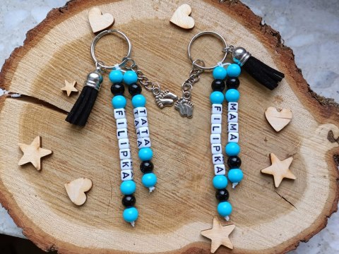 PIĘKNY BRELOCZEK DO KLUCZY Z KORALIKÓW