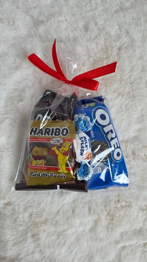 UPOMINEK PREZENT SŁODYCZE CUKIEREK DLA DZIECI URODZINY