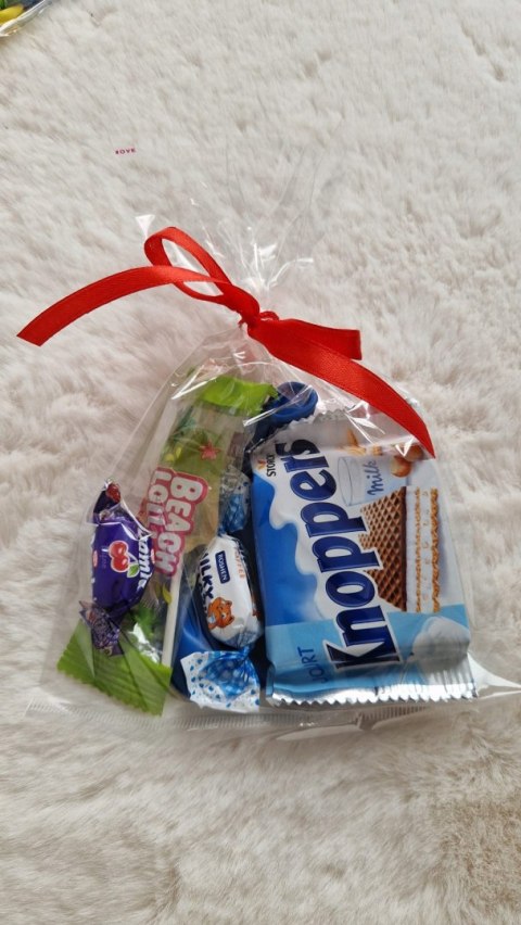 UPOMINEK PREZENT SŁODYCZE URODZINY DO SZKOŁY NA ŚWIĘTA DLA DZIECI