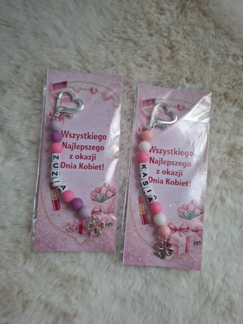 Breloczek do kluczy plecaka IMIĘ DZIEŃ KOBIET do PRZEDSZKOLA SZKOŁY URODZIN